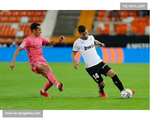 朗斯主力后卫格雷迪特胫腓骨骨折，长期缺阵影响防线稳定性